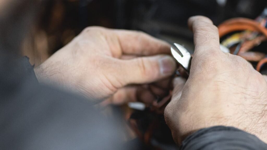 Electrician in Gresham